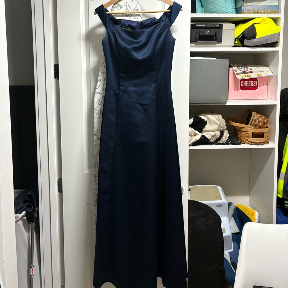 Jessica McClintock Blue Off-Shoulder Strapless Gown